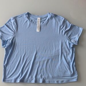 ALO Yoga Cropped All Day Short Sleeve Sky Blue Tee Sz S